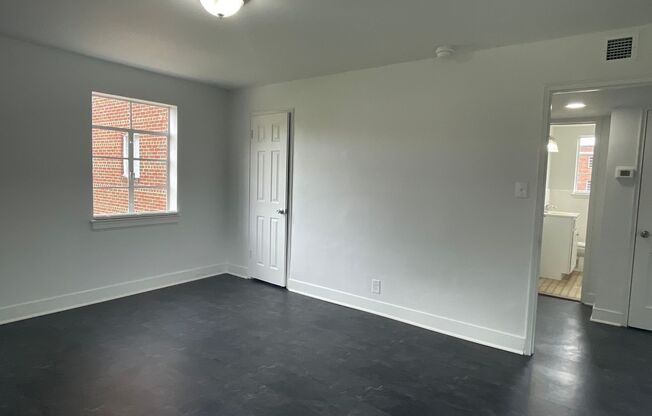 2 beds, 1 bath, 1,050 sqft, $1,150, Unit 31