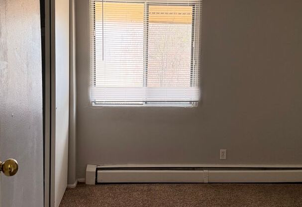 3 beds, 2 baths, $1,025