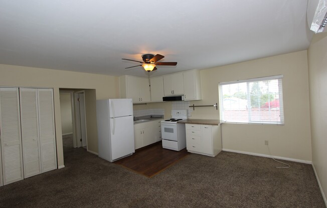 Beautiful 1 bedroom 1 bathroom upstairs apartment in Mira Mesa
