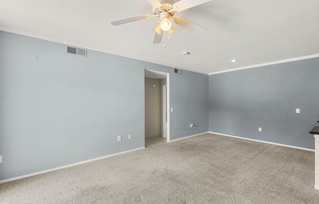 2 beds, 2 baths, $1,595, Unit # 822