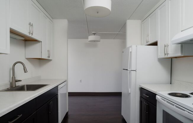 2 beds, 1.5 baths, 893 sqft, $1,495, Unit 304