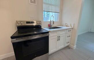 Studio, 1 bath, $1,350, Unit 32
