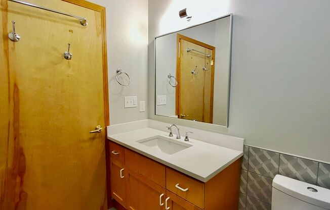 2 beds, 2 baths, $2,695, Unit # 204