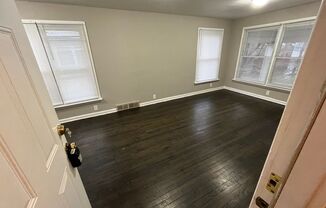 1 bed, 1 bath, $595, Unit Richmond 1111 Unit 2