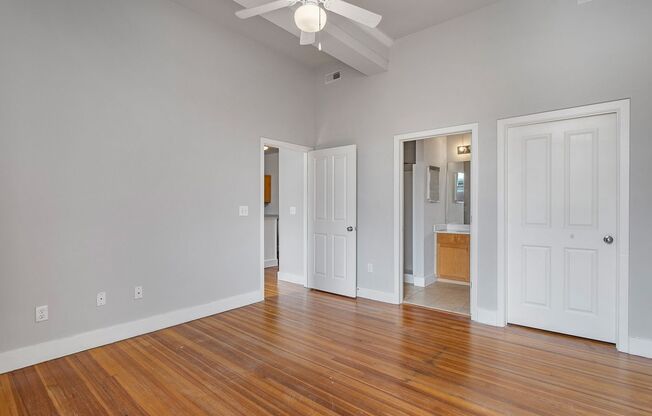 2 beds, 2 baths, 914 sqft, $1,650, Unit APT 32