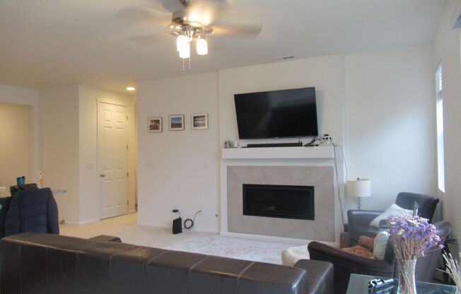 3 beds, 2 baths, $2,800