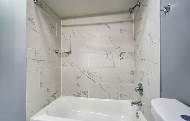 3 beds, 2 baths, 1,130 sqft, $1,875, Unit 5564-03