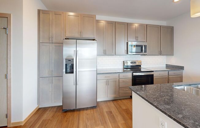 1 bed, 1 bath, 845 sqft, $1,625, Unit #323