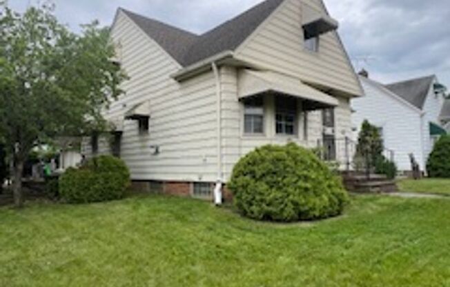 Welcome to 871 E 232nd St
