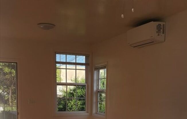One-bedroom, one-bathroom apartment in Altadena
