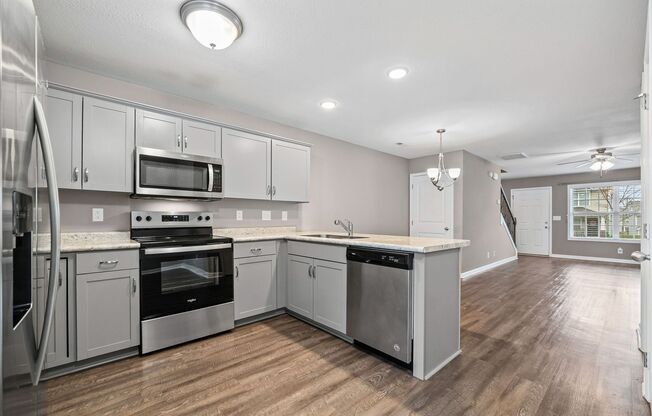 2 Bedroom Condo For Rent With Community Swimming Pool!