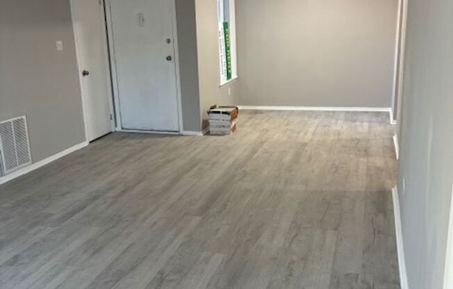 For Rent / En Alquiler: Spacious Condo Burnt Tavern Manor