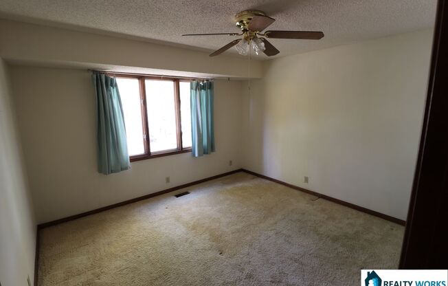 3 beds, 1 bath, $1,600