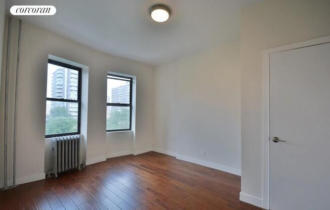 530 W 123 ST