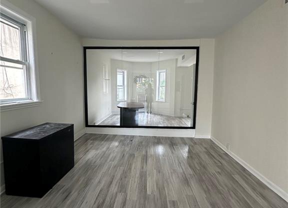 Studio, 2,160 sqft, $4,000