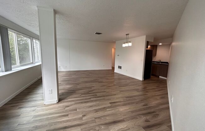 2 beds, 2 baths, 990 sqft, $1,650, Unit 209
