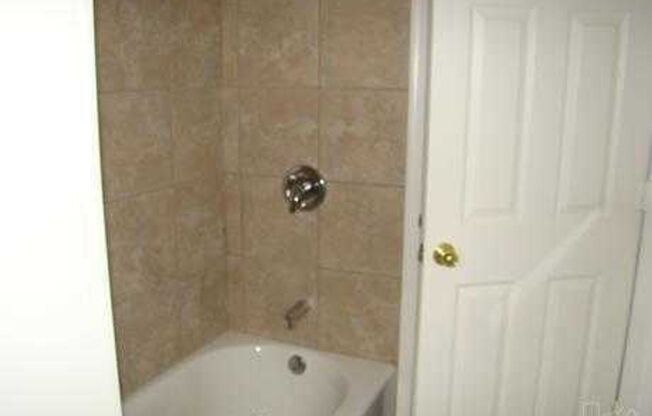1 bed, 1 bath, $1,400, Unit G2