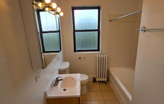 2 beds, 1 bath, 755 sqft, $2,445, Unit 2121-23.5-1F