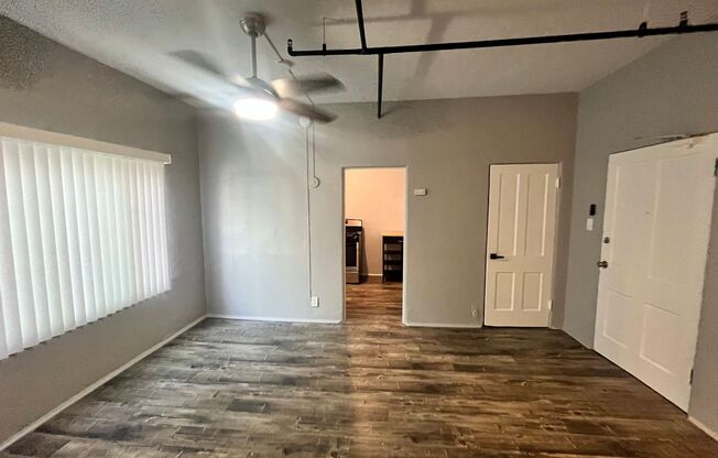 Studio, 1 bath, 425 sqft, $1,250, Unit 110