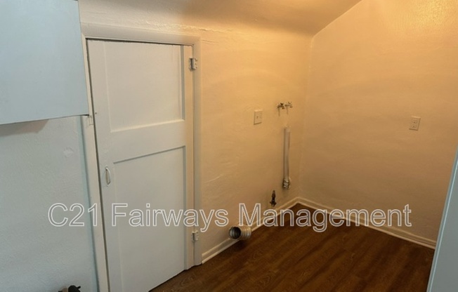 726 LARGE AVE