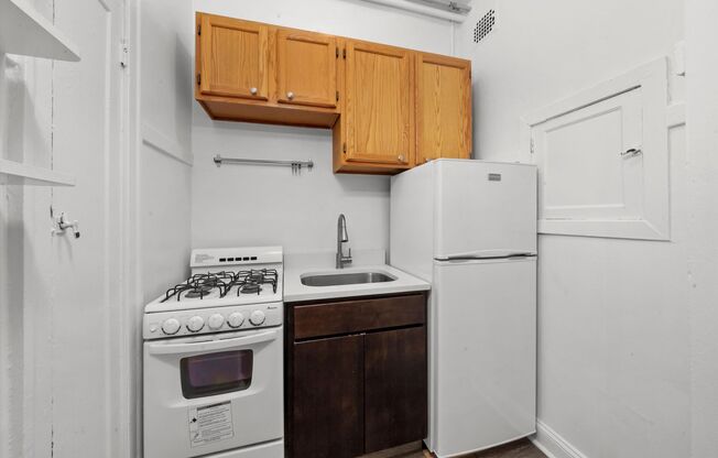 Studio, 1 bath, 348 sqft, $1,250, Unit 107
