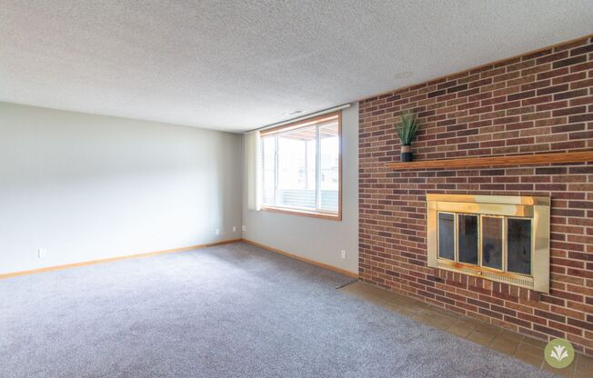 3 beds, 2 baths, 1,350 sqft, $1,460, Unit C-70