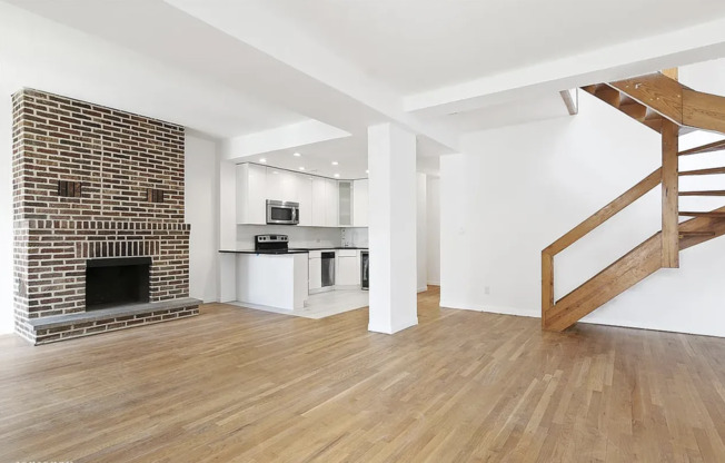 343 E 76 ST