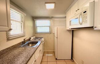 Studio, 1 bath, 400 sqft, $1,295, Unit 03