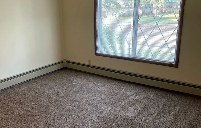 Spacious 2BR Apartment in Port Washington