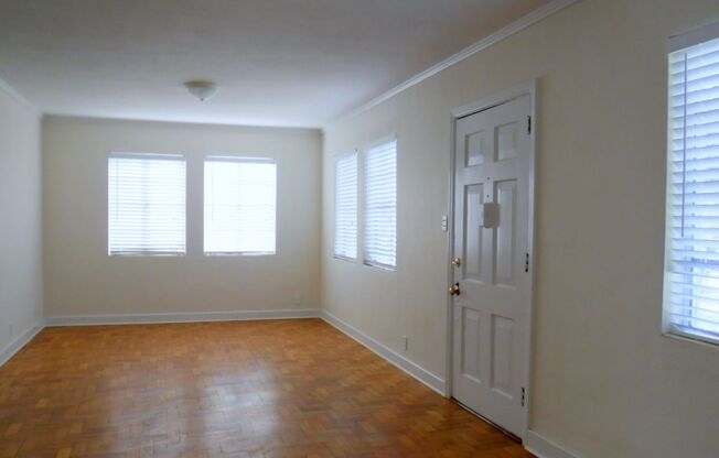 2 beds, 1 bath, $2,100, Unit 1026 - A