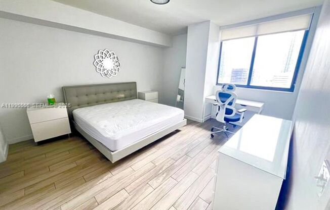 2 beds, 2 baths, 1,096 sqft, $4,550, Unit 999 SW 1st Ave # 1807