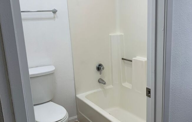1 bed, 1 bath, 756 sqft, $2,250, Unit E103