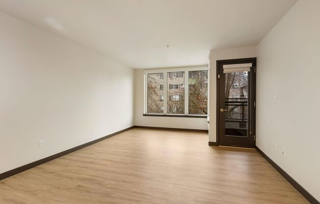 1 bed, 1 bath, 634 sqft, $2,245, Unit 307