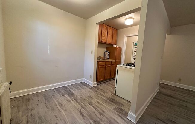 4585 MacArthur Blvd NW