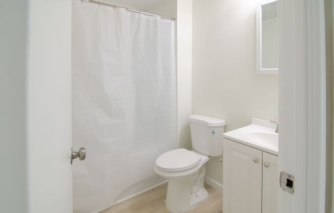 2 beds, 1 bath, $1,095, Unit 5465-26