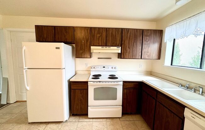 2 beds, 2 baths, $1,575