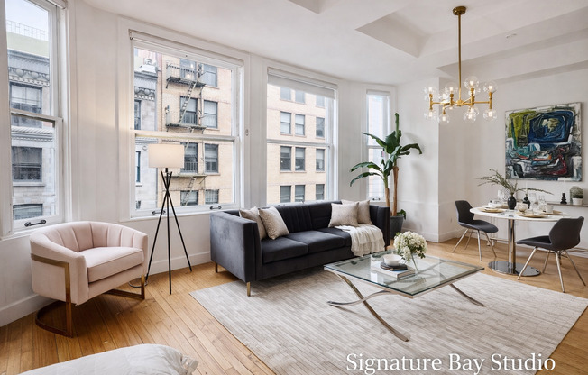 Studio, 1 bath, 434 sqft, $2,450, Unit 700