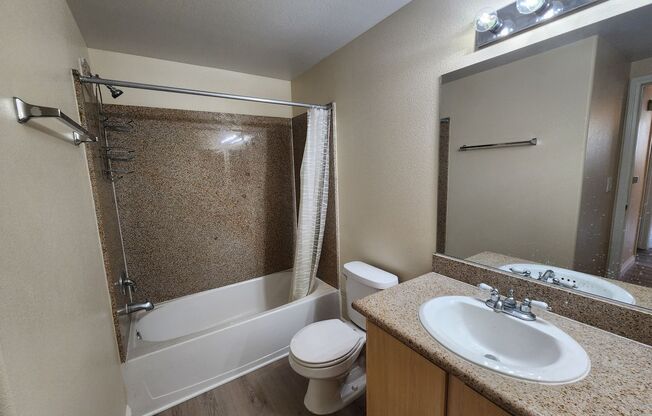 2 beds, 2 baths, $1,400, Unit Unit #1009