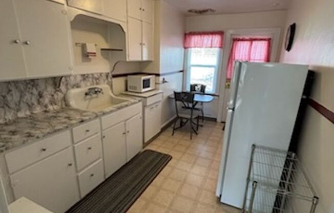 1 bed, 1 bath, 496 sqft, $950, Unit 1