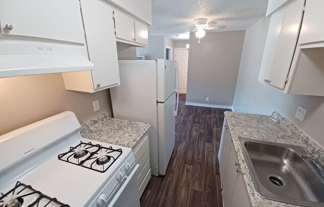 2 beds, 1 bath, 800 sqft, $1,500, Unit UNIT 22