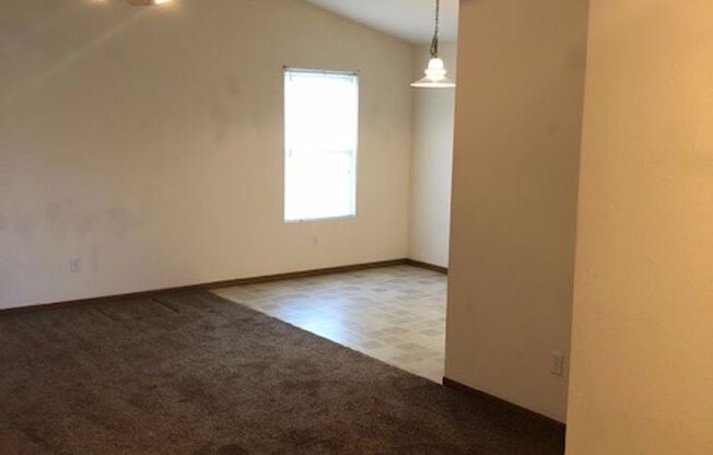 4809-4811 Geyser Blvd