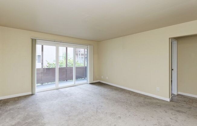 2 beds, 1 bath, 900 sqft, $2,445, Unit 206