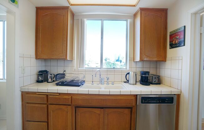 2 beds, 3 baths, $6,800, Unit Unit 301