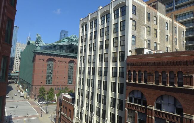 2 beds, 2 baths, 1,250 sqft, $2,950, Unit 07C