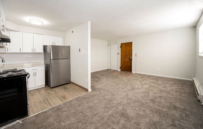 2 beds, 1 bath, 750 sqft, $1,305, Unit 114-6123