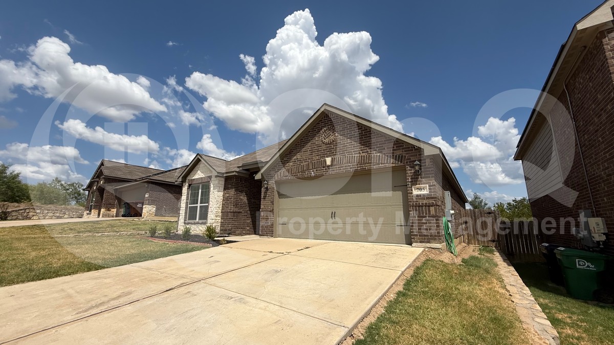 705 JUNEBERRY DR