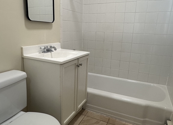 1 bed, 1 bath, 400 sqft, $2,300, Unit 43