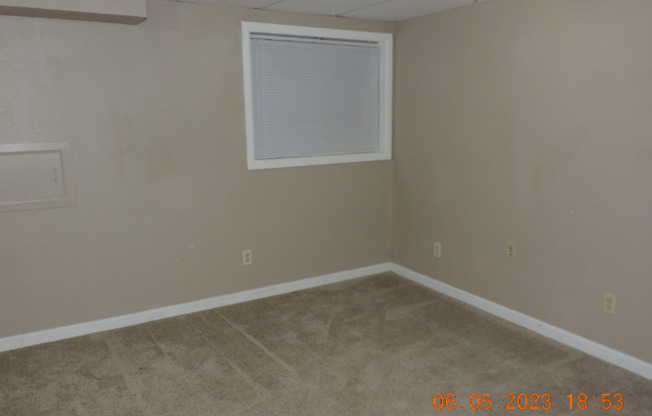 4240 S MOBILE CIR