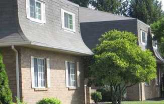 Welcome to Hilliard Square