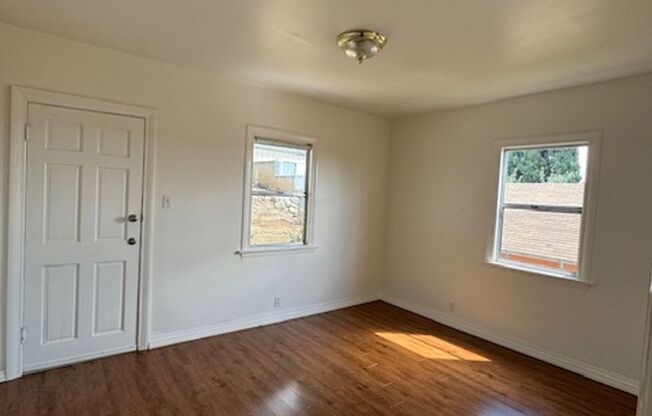 2 beds, 1 bath, $2,995